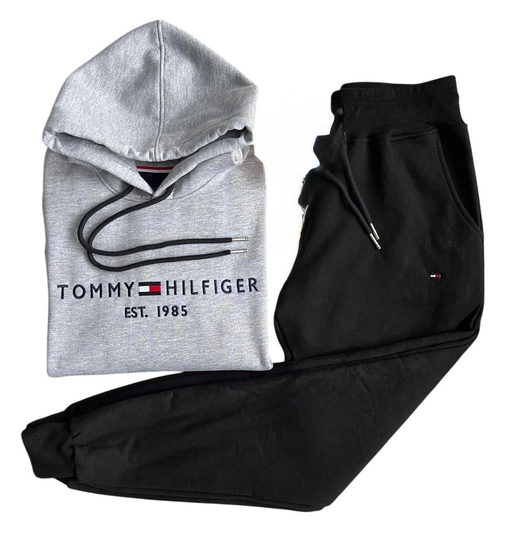 Conjunto TH Mujer con Capucha