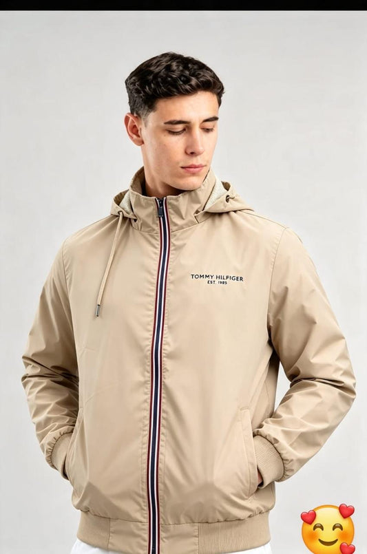 Cortaviento TH Hombre con Capucha Impermeable