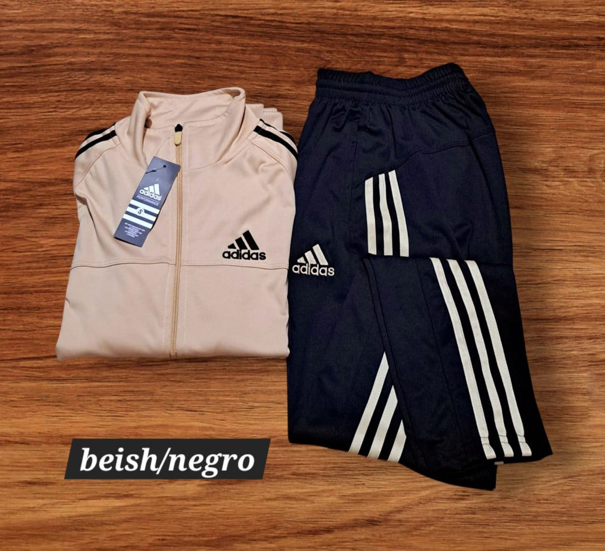 Conjunto Adidas Hombre Beige con Negro