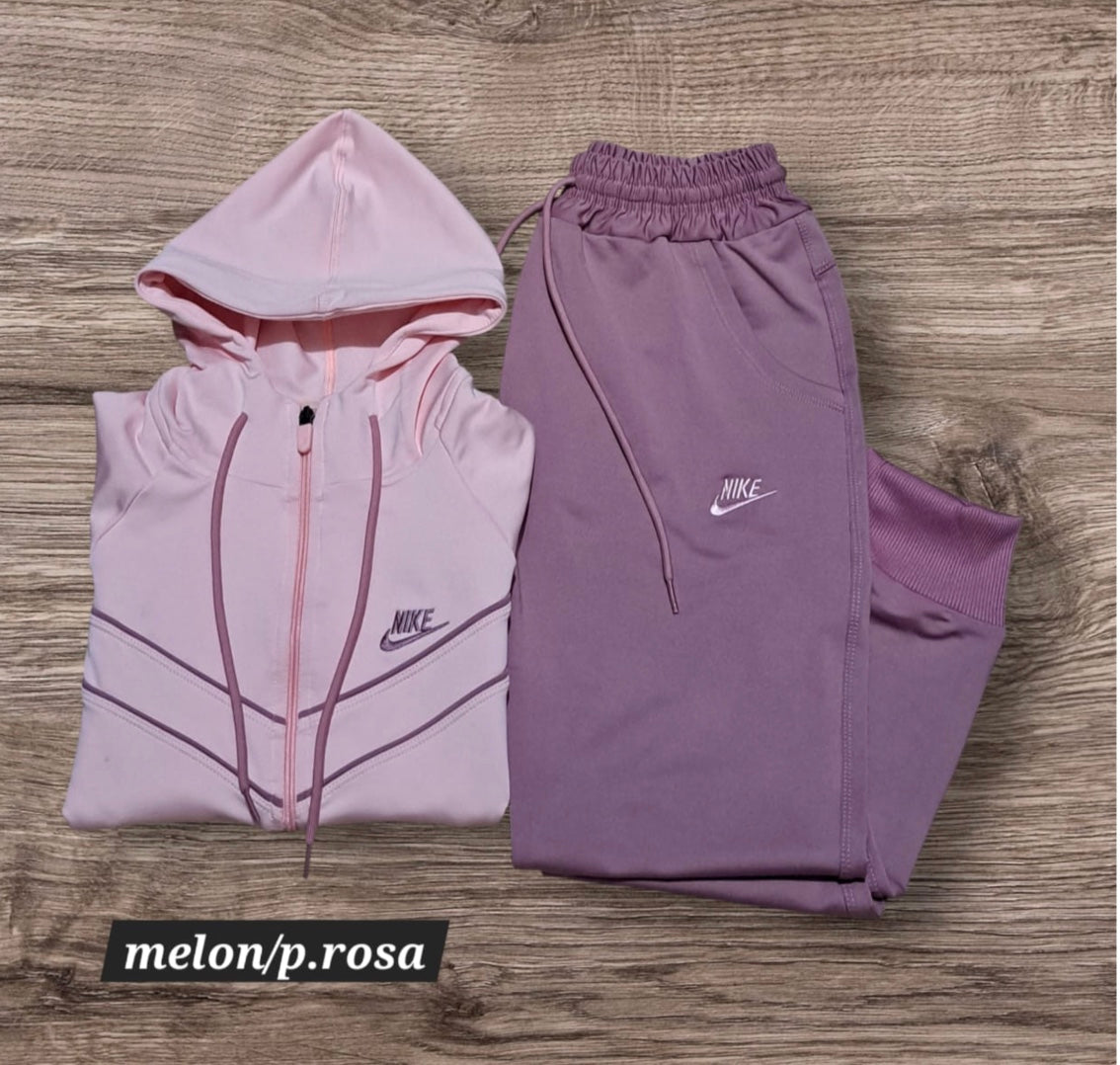 Conjunto Nike Mujer