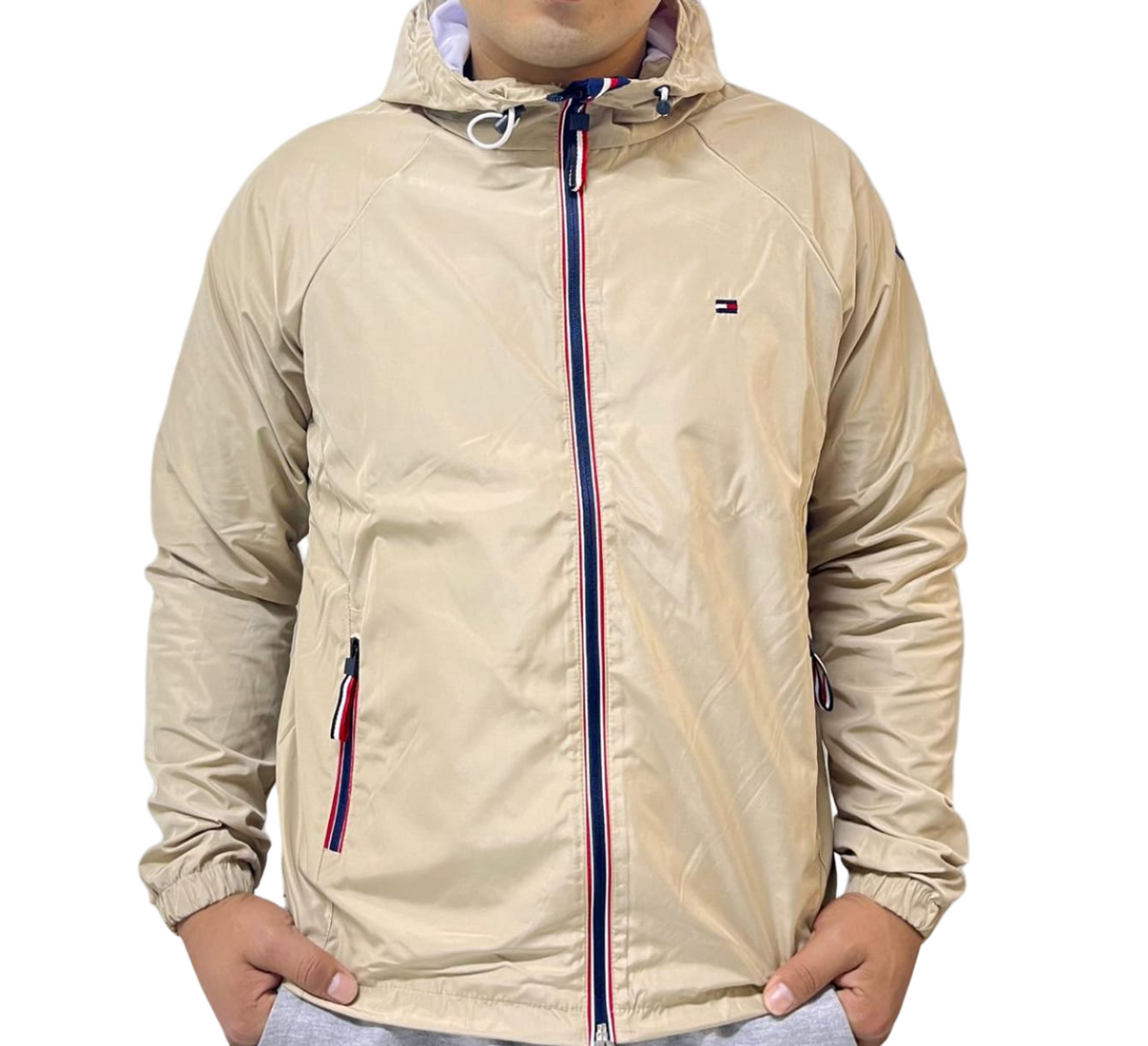 Casaca TH Hombre con Capucha Impermeable