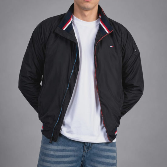 Video for Casaca Tommy Hilfiger acolchada impermeable color negro